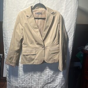 Women’s size 10 7th Ave., New York and Company blazer. Khaki color.